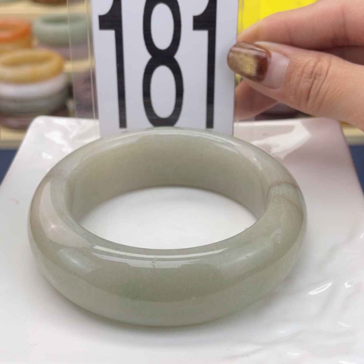 【闪购商品】石英质玉手镯未镶嵌