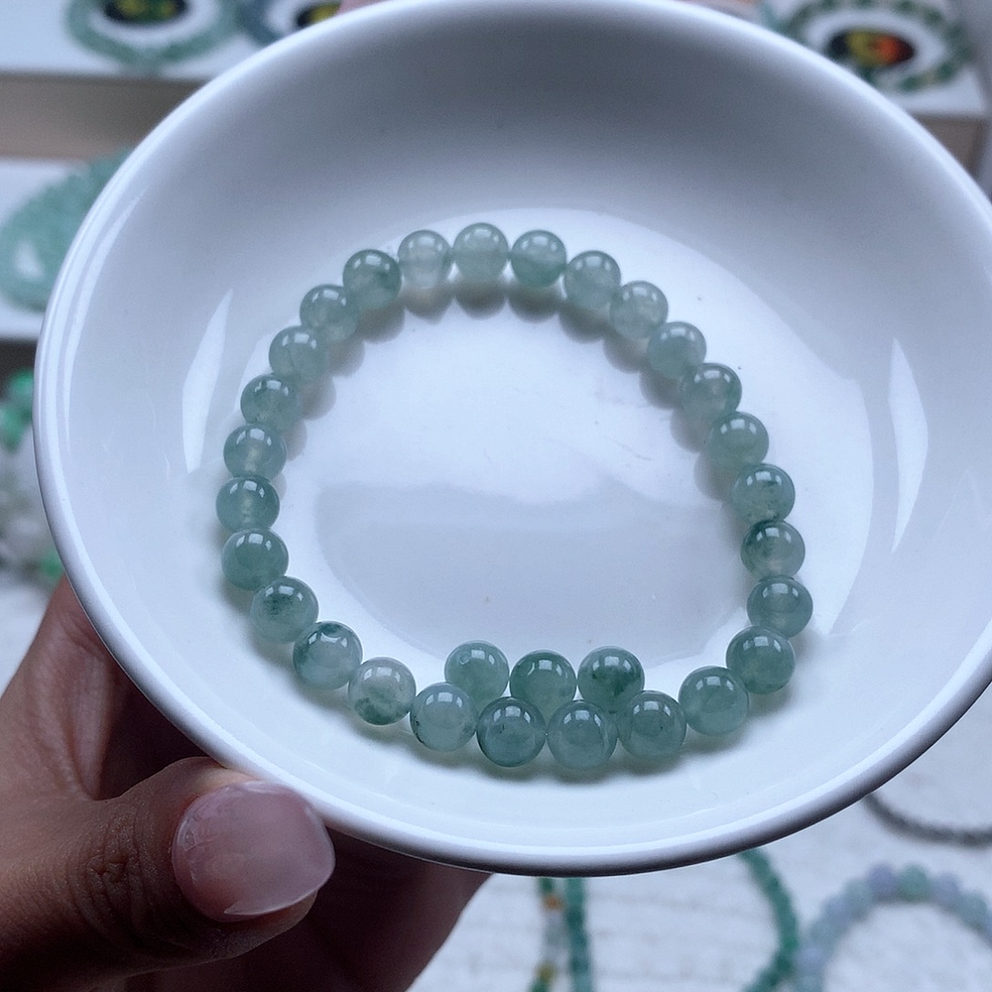 S***7翡翠未镶嵌手串飘花6.5