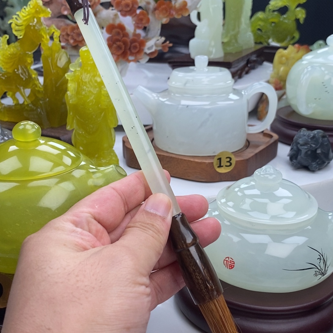 岫玉未镶嵌四大名玉毛笔