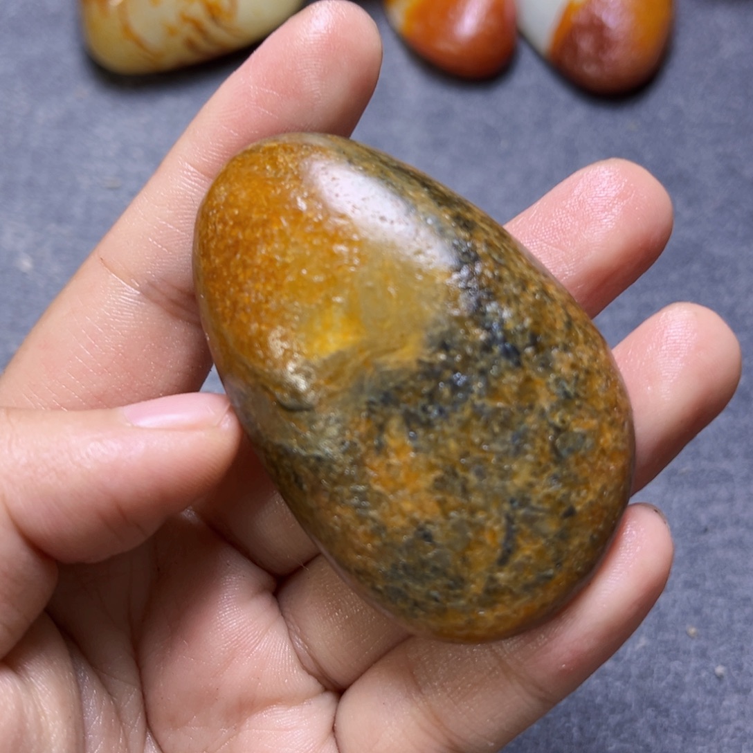 和田玉未镶嵌珠宝奇石