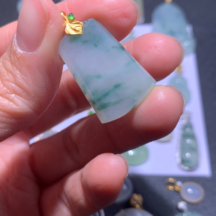 翡翠颈饰18K金镶嵌K***o翡翠