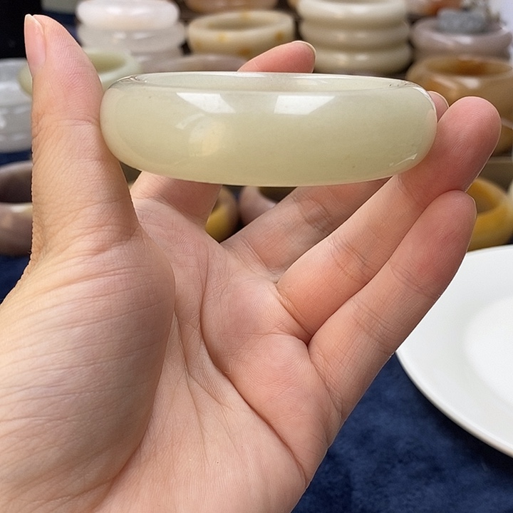 石英质玉手镯未镶嵌妙*