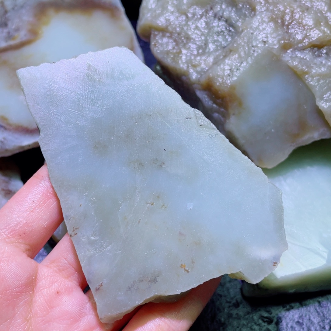 和田玉未镶嵌珠宝半成品