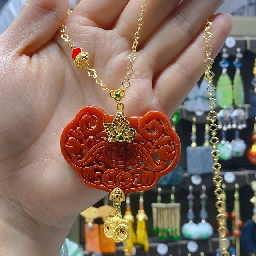 未镶嵌翡翠耳饰翡翠