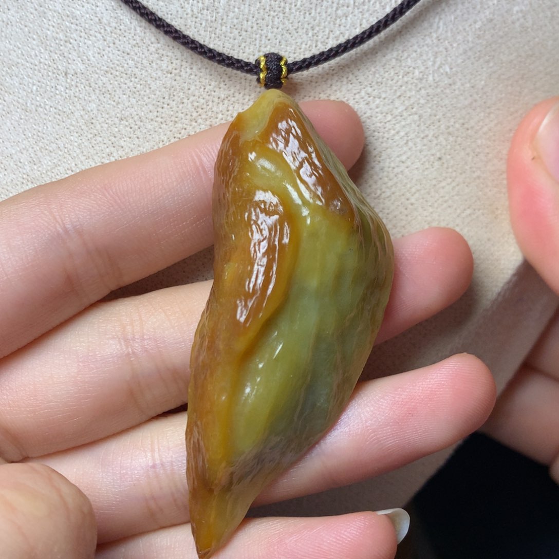 翡翠颈饰未镶嵌吊坠