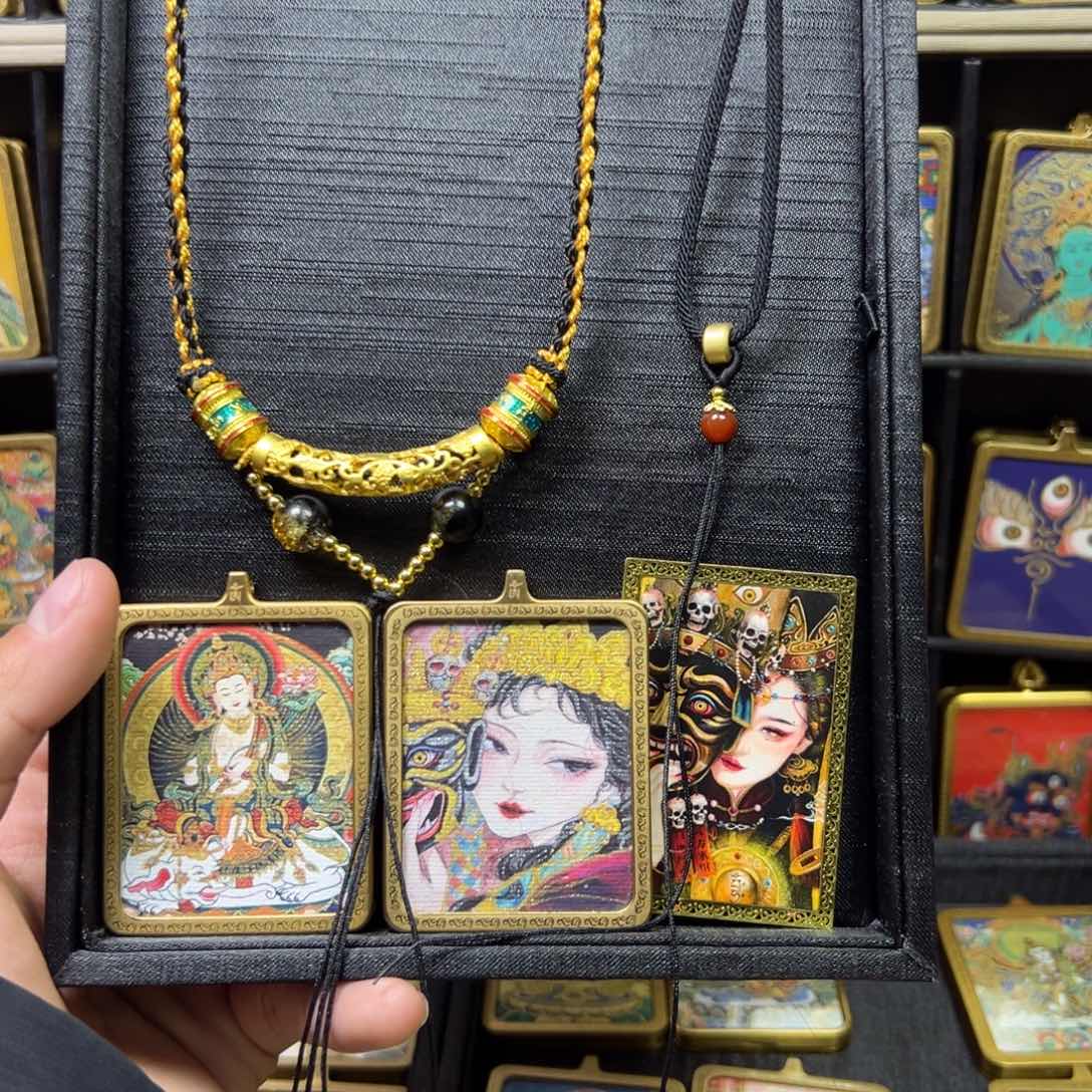 吊坠耿****店美丽的小镇上的