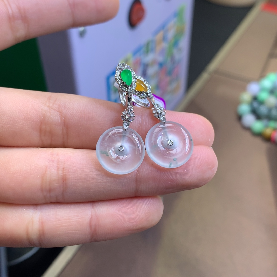 翡翠18K金镶嵌颈饰翡翠