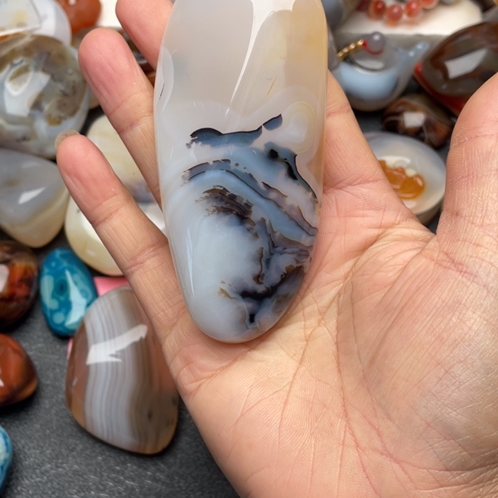 云***何玛瑙/玉髓未镶嵌马达加斯加海洋玉髓玛瑙