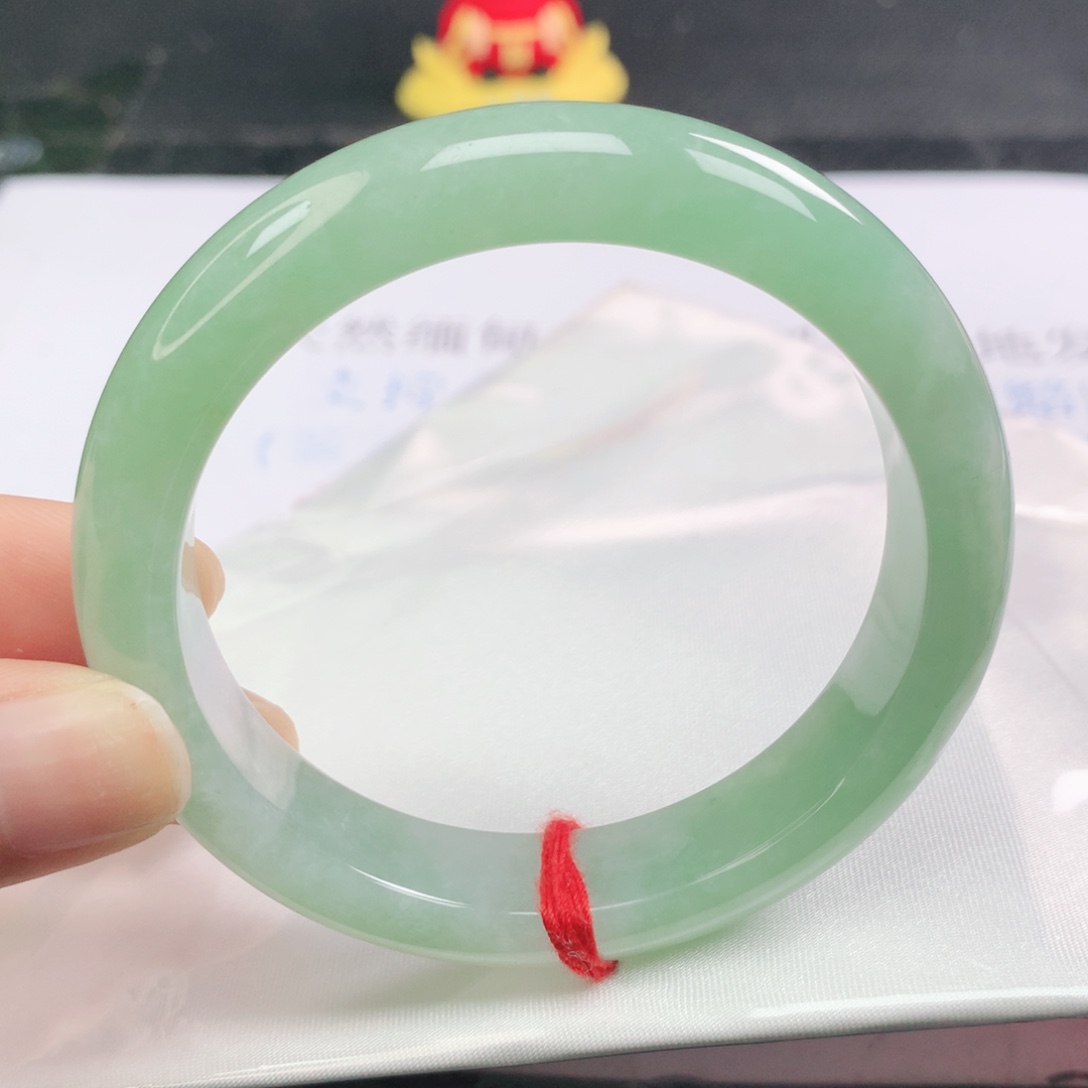 翡翠未镶嵌手镯正