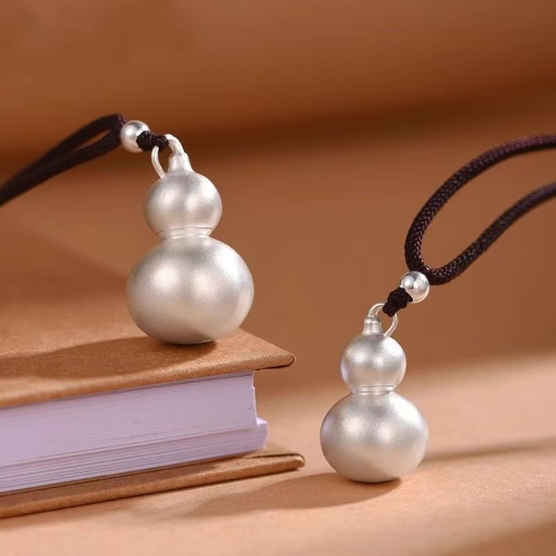 吊坠足银 【黄飞达】足银999古法葫芦毛衣链