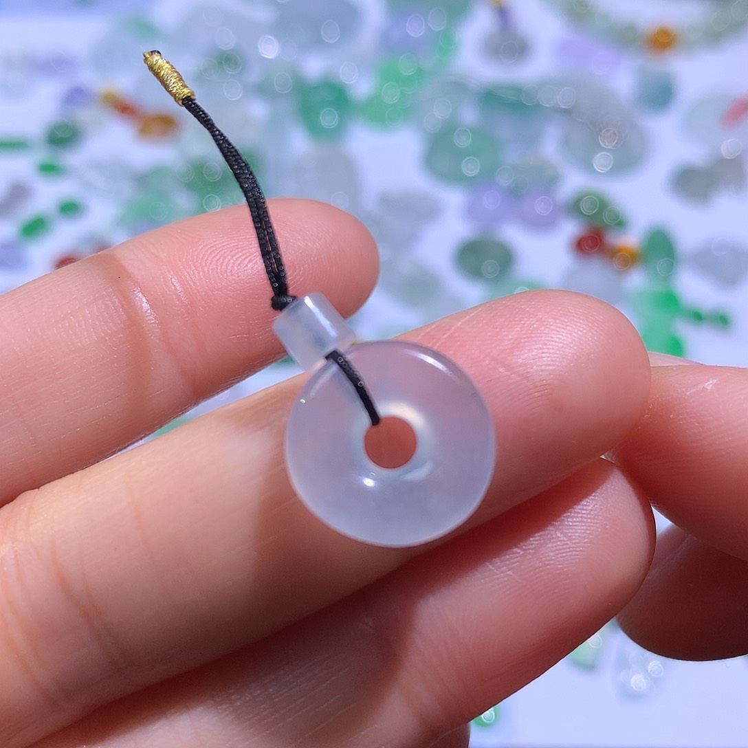 翡翠颈饰未镶嵌甜甜圈