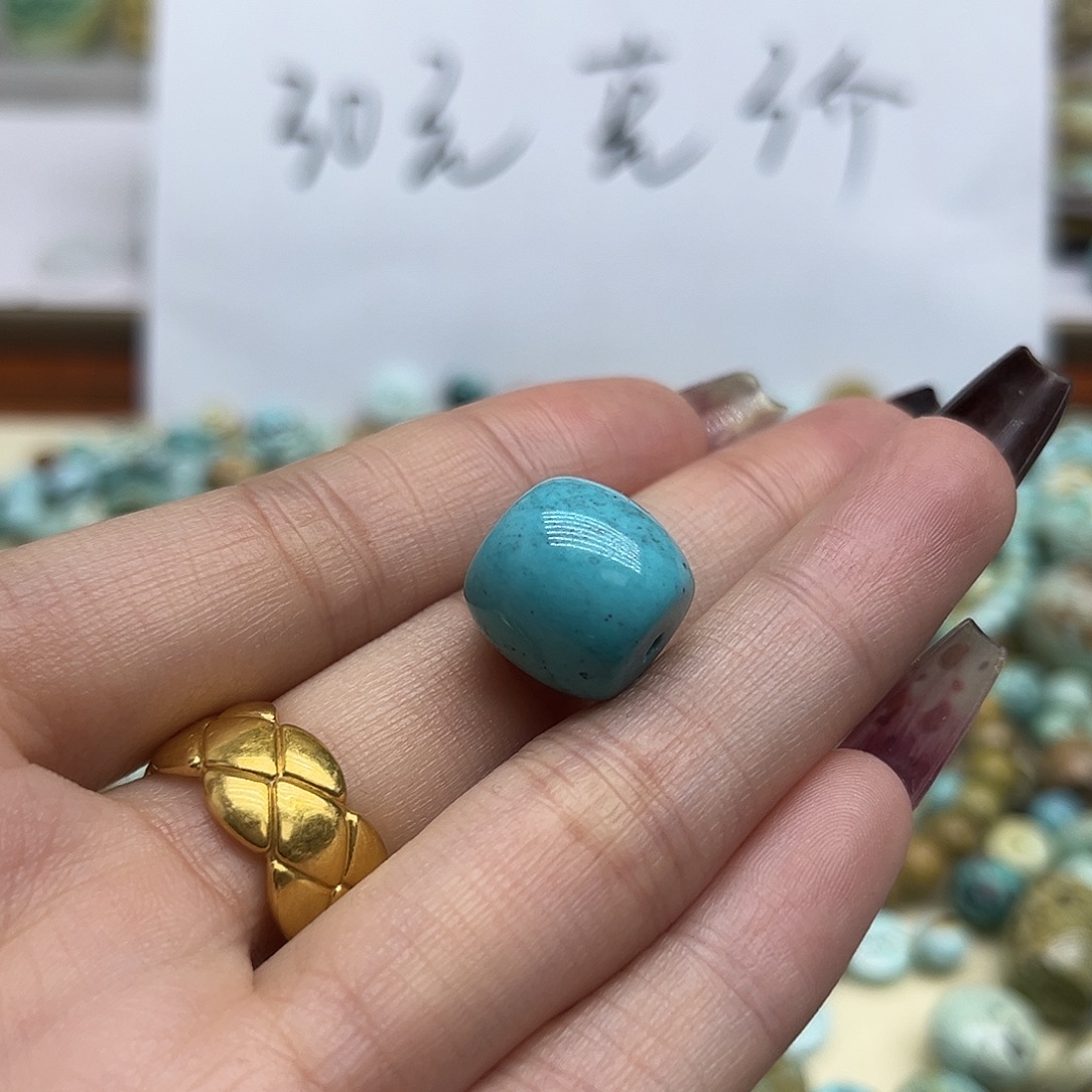 ****马绿松石未镶嵌珠宝奇石