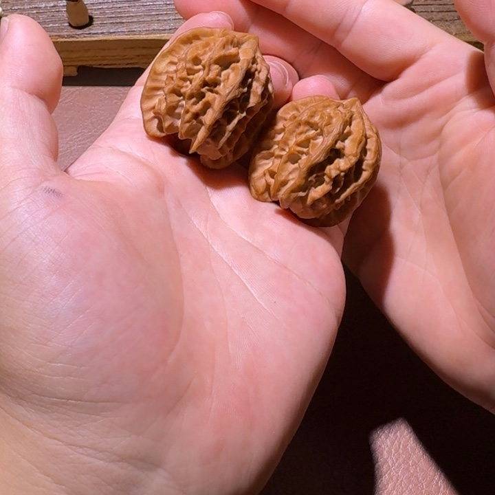 37尺曹大龙肚子上有微刮6号链接