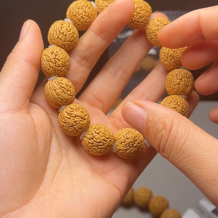 …***风吊坠桃核桃核手串