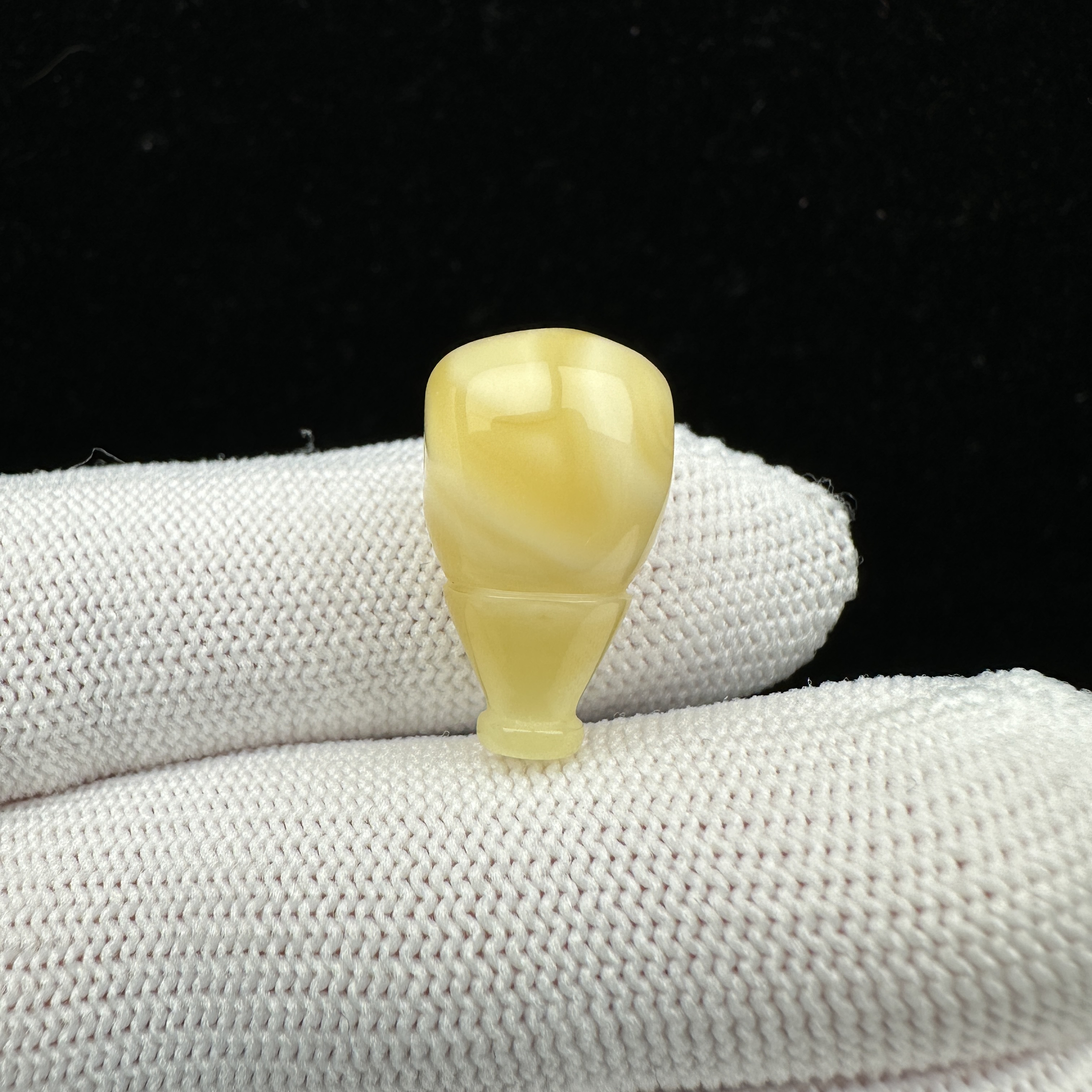 Y7051天然原矿蜜蜡 鸡油黄白花三通 11.7*20mm抖音基地质检发货