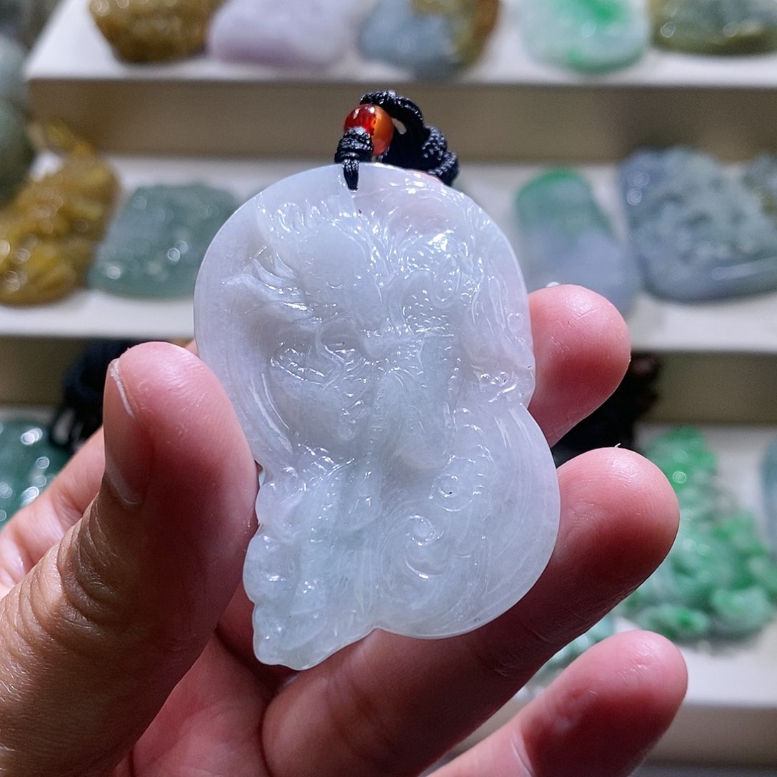 【闪购商品】翡翠颈饰未镶嵌龙牌