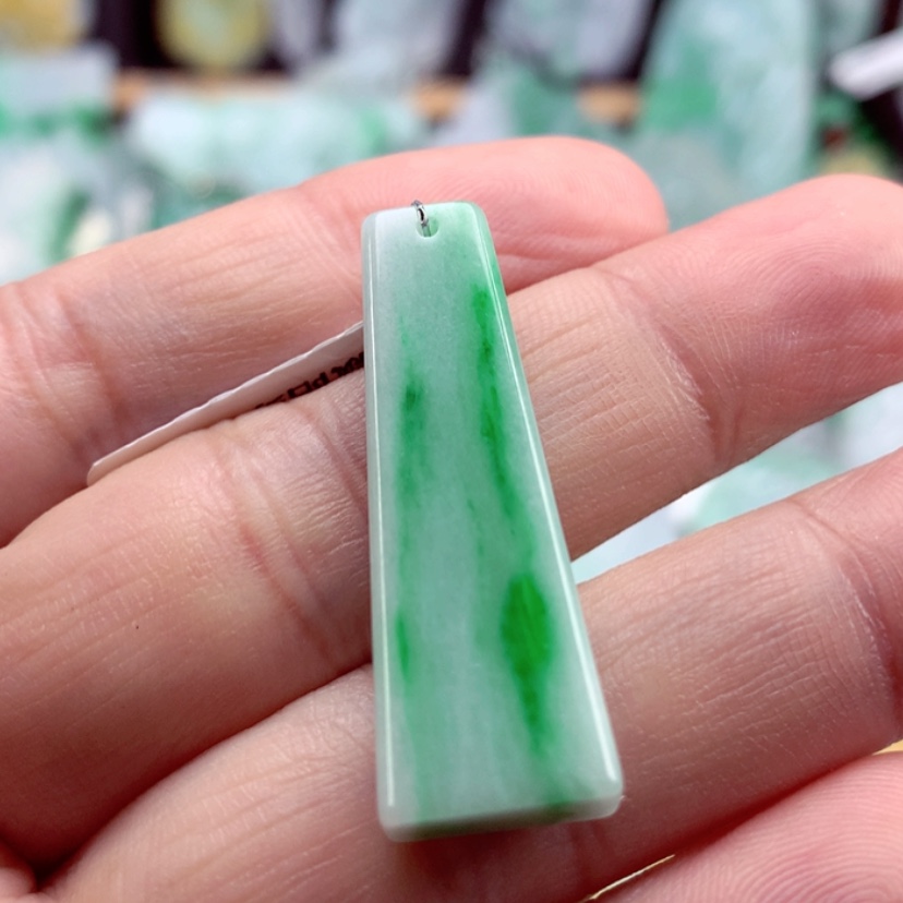 【闪购商品】翡翠吊坠(不含链)未镶嵌
