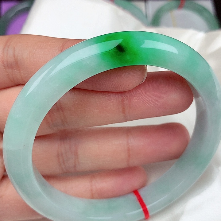 翡翠手镯未镶嵌63.2圈口