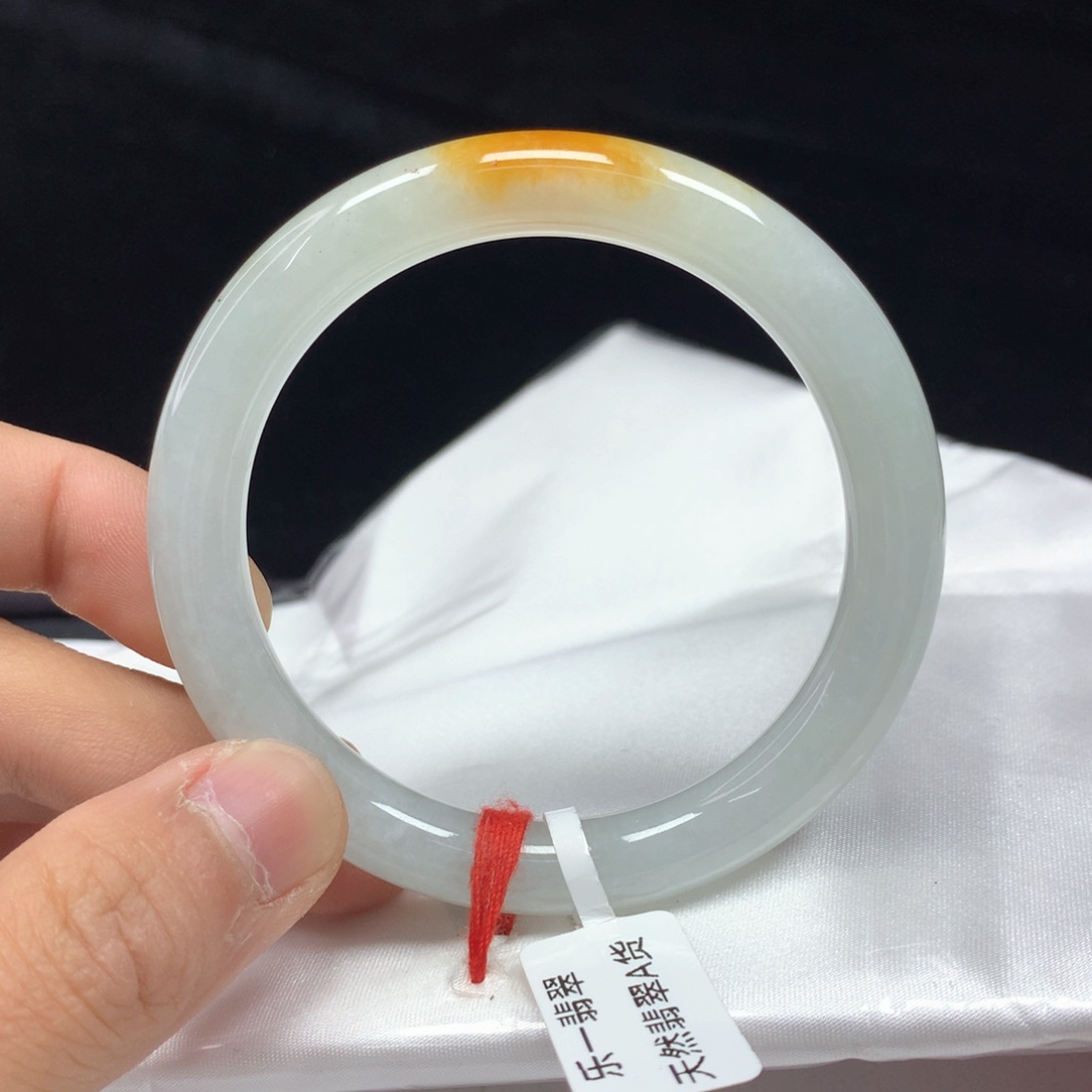 翡翠手镯（圆镯）未镶嵌55