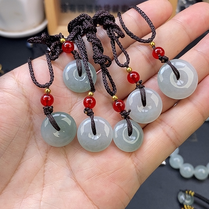 惊***蛰翡翠未镶嵌颈饰翡翠