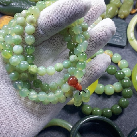 未镶嵌蛇纹石玉手链