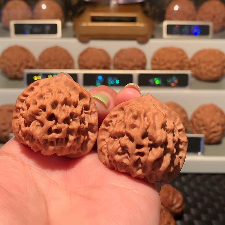 文玩核桃把件玄月