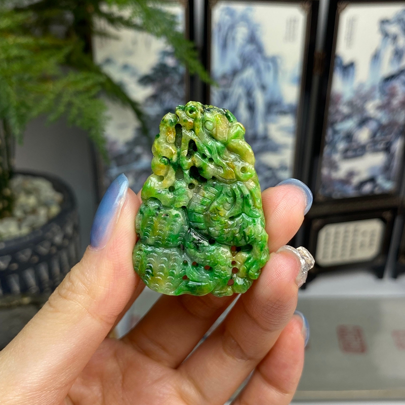 毛货  黄加绿生意兴隆生肖龙挂件 天然翡翠A货