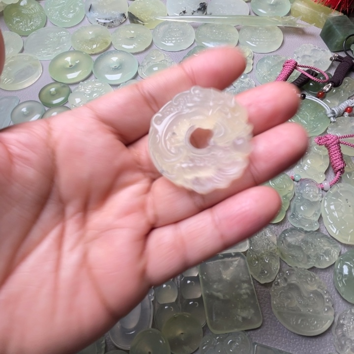 岫玉吊坠(赠链)未镶嵌