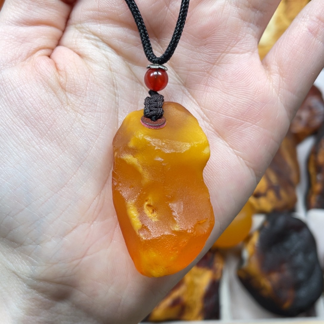 琥珀珠宝奇石未镶嵌