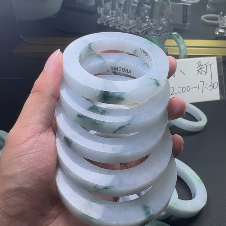 未镶嵌手镯定制翡翠多样性发一