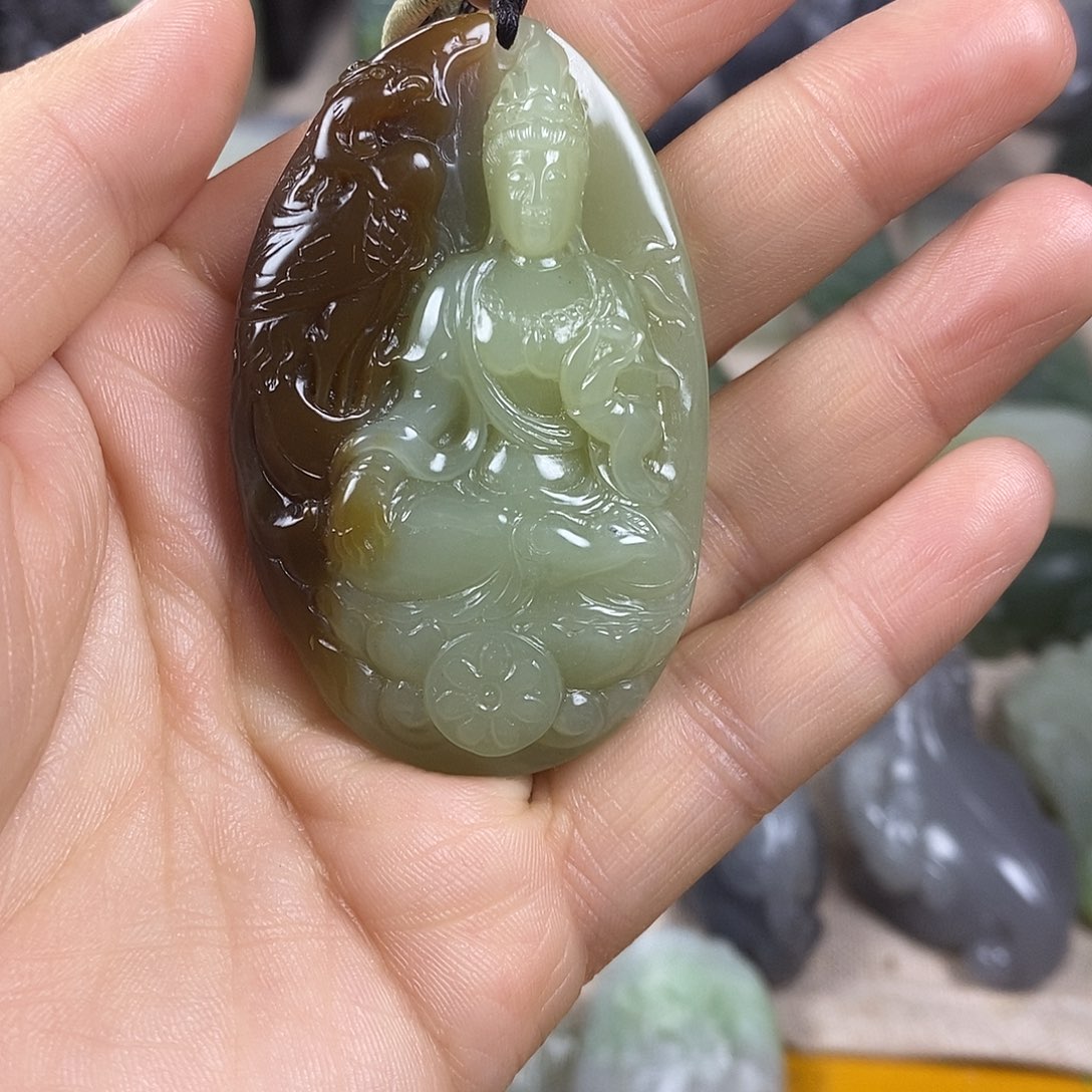 和田玉未镶嵌颈饰