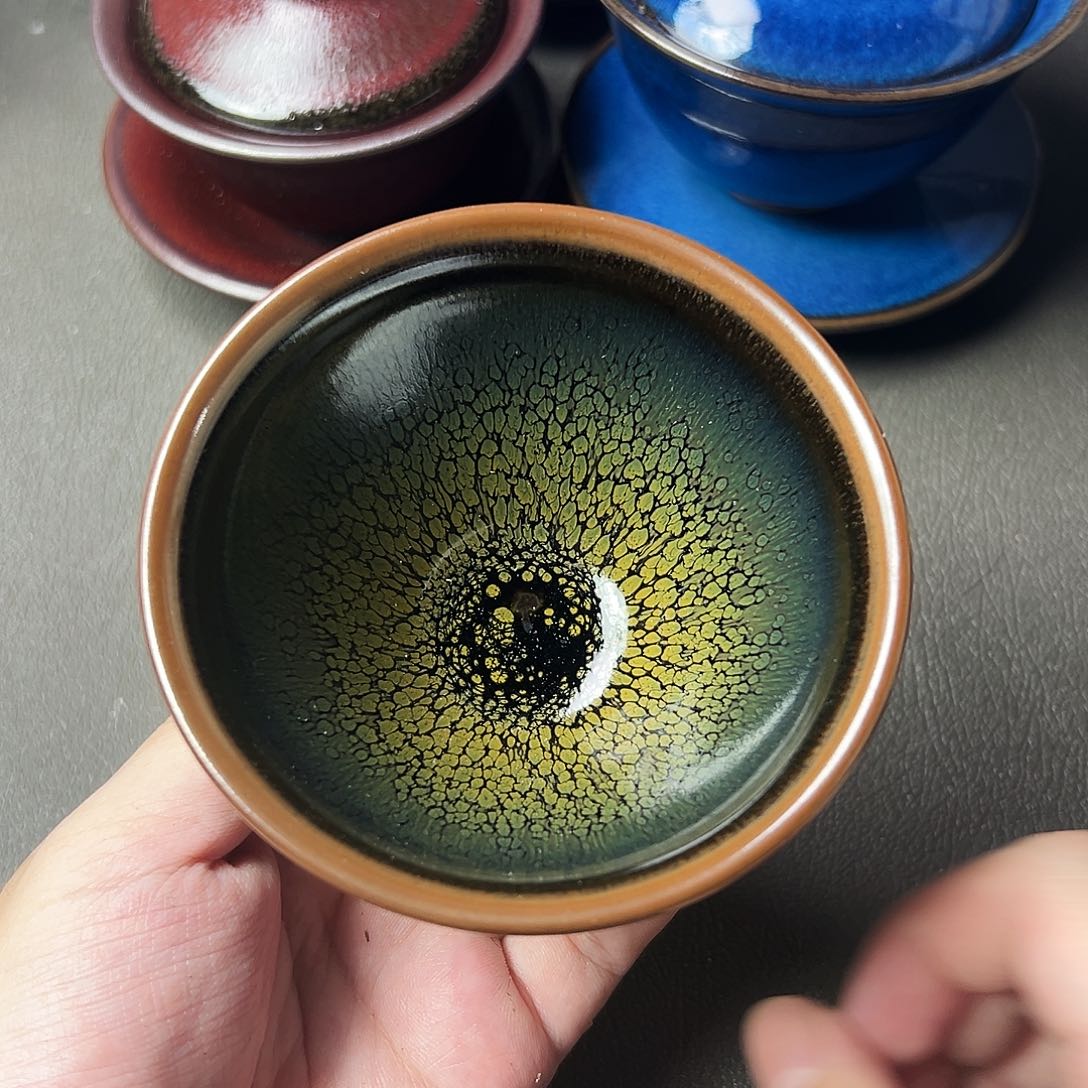 茶盏这个我就很难相信是谁