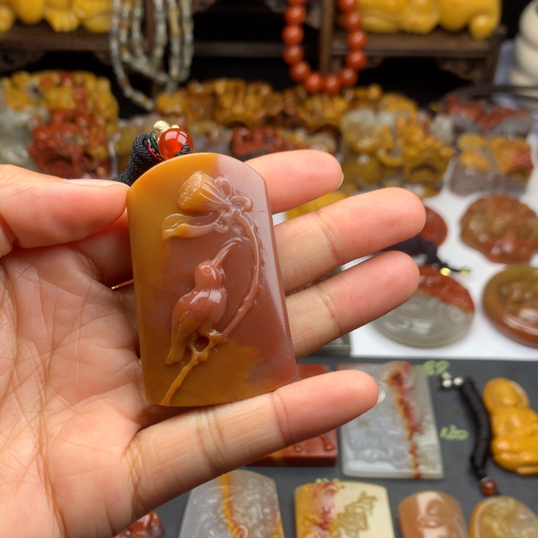 石英质玉（黄龙玉）挂件未镶嵌