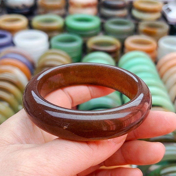 未镶嵌手镯（圆镯）石英质玉