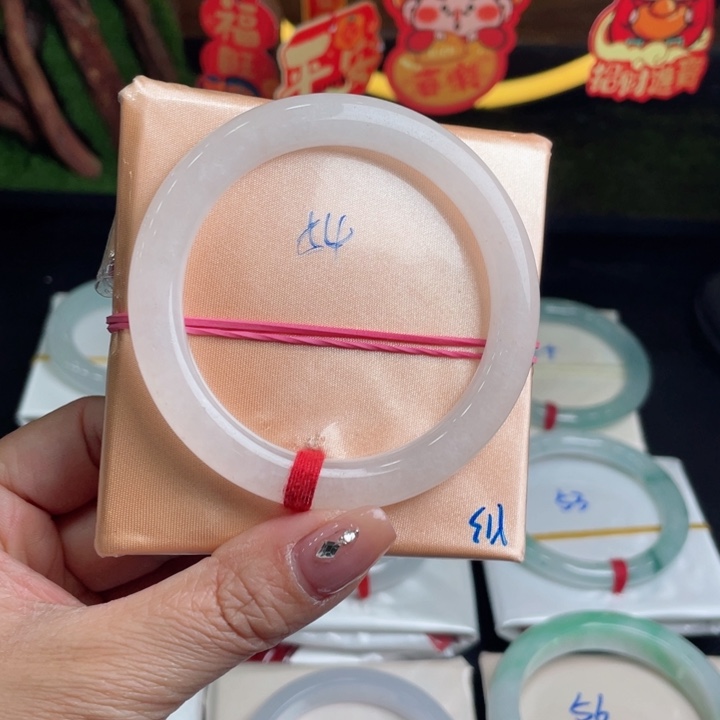 翡翠手镯未镶嵌缅甸翡翠手镯6