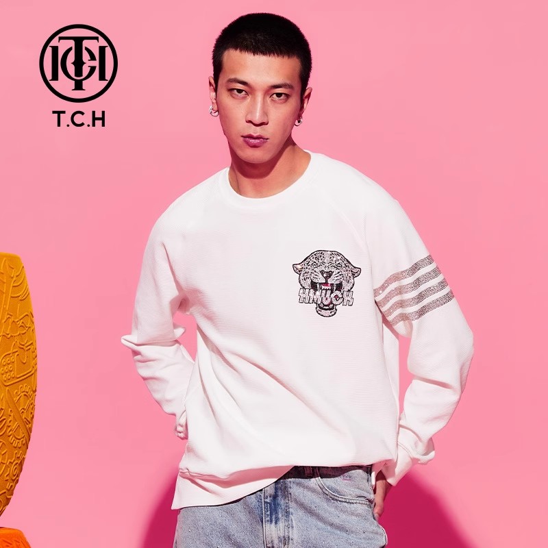 轻奢-TCH潮牌轻奢细条纹烫钻豹子头宽松休闲白色卫衣T69C116037