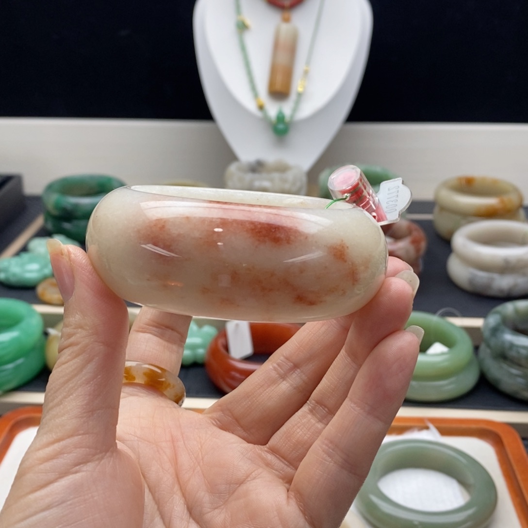 石英岩玉未镶嵌手镯