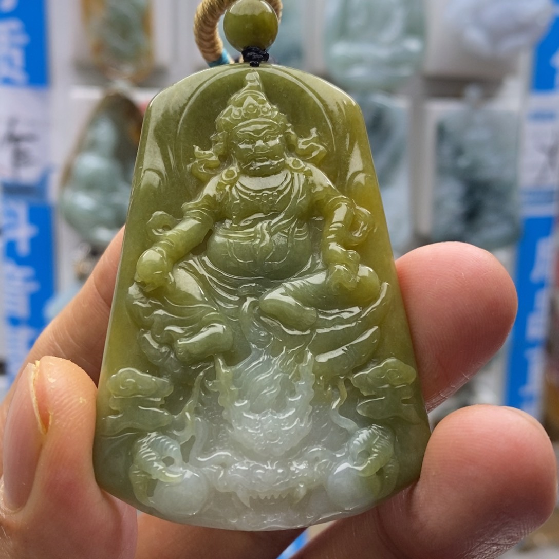 翡翠颈饰未镶嵌财哥