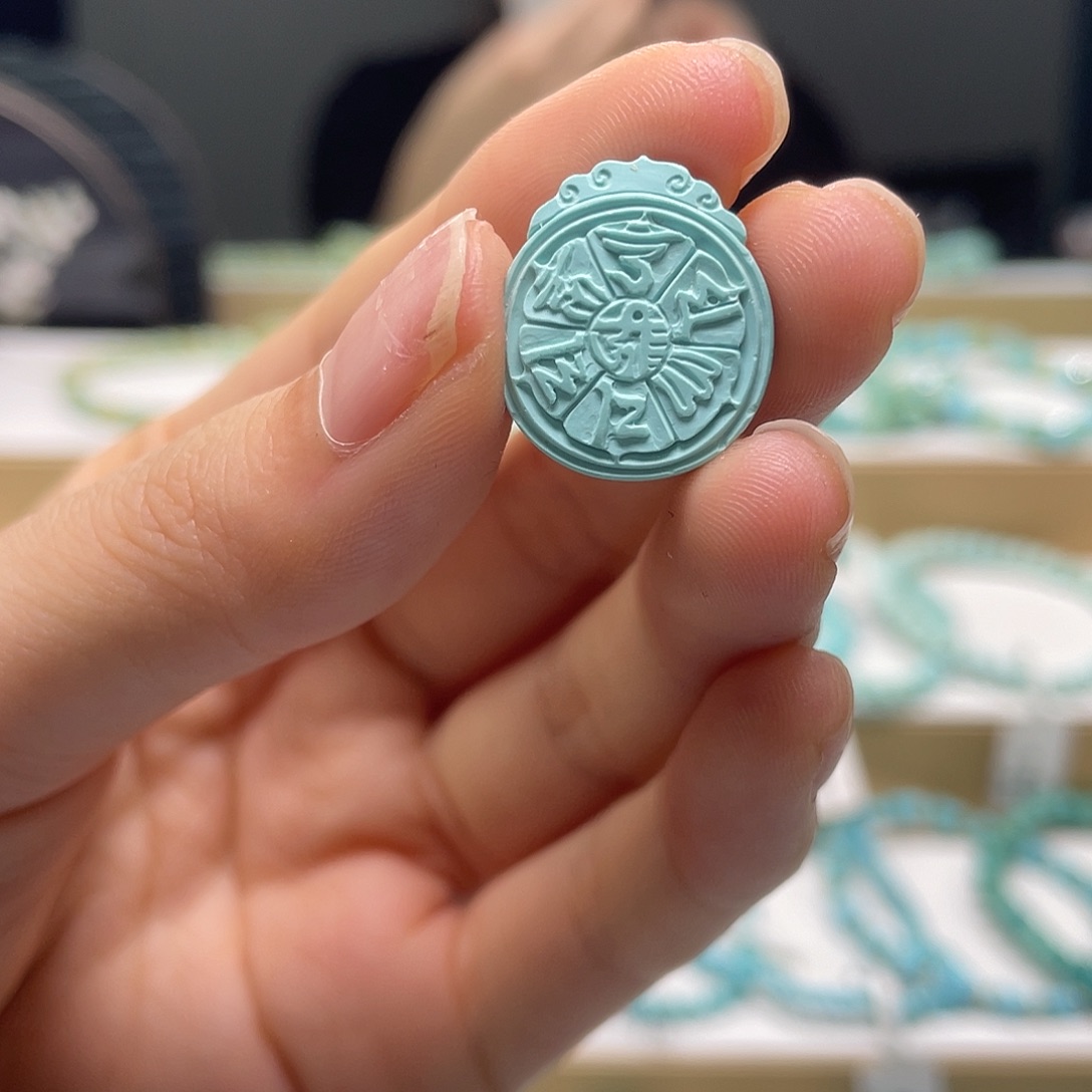 绿松石未镶嵌珠宝奇石