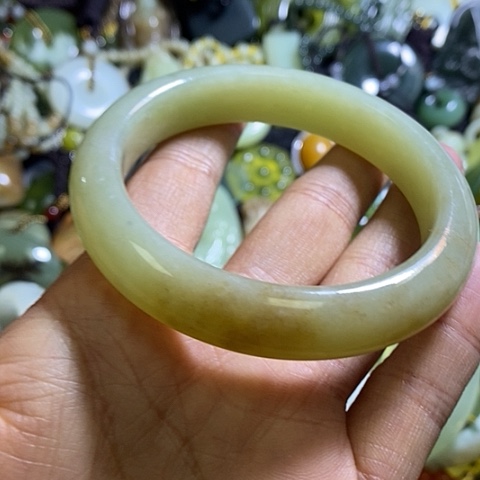 和田玉手镯未镶嵌59口径