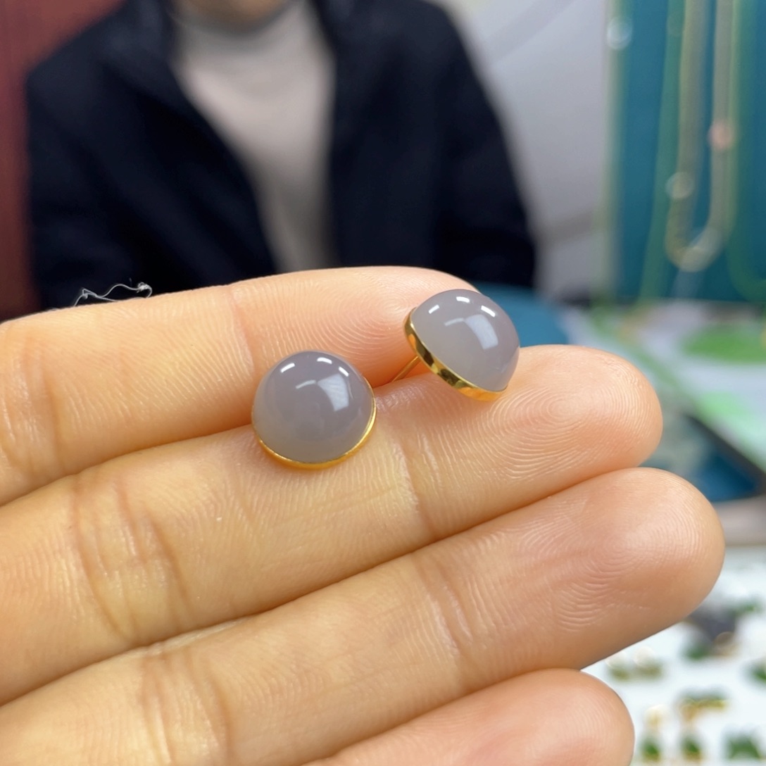 和田玉耳饰18K金镶嵌卡10