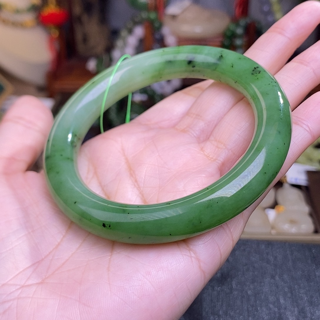 和田玉57.2碧玉苹果绿猕猴桃胖圆条手镯未镶嵌第***子