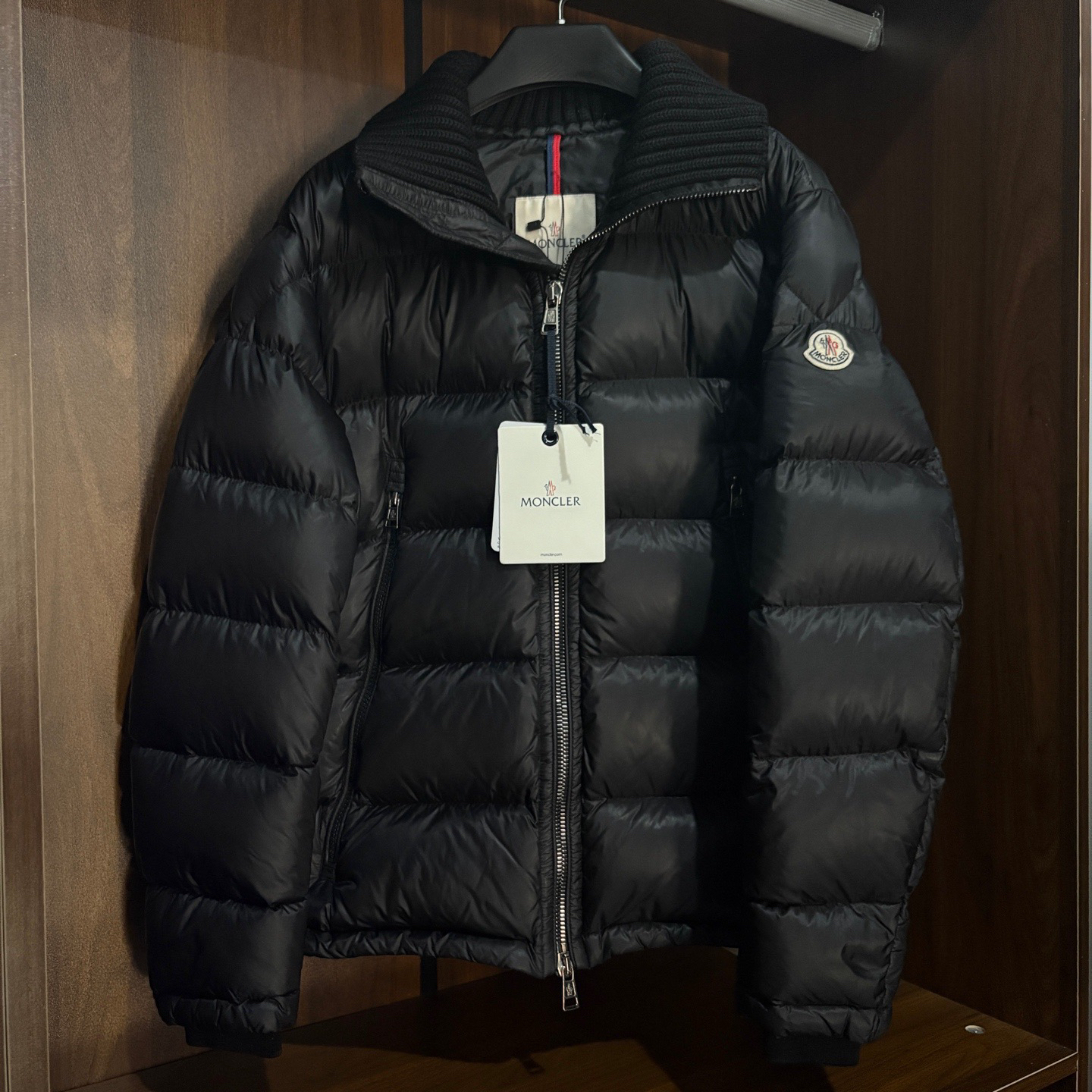 未使用 MONCLER 翻领黑色厚款羽绒服/2码/258146