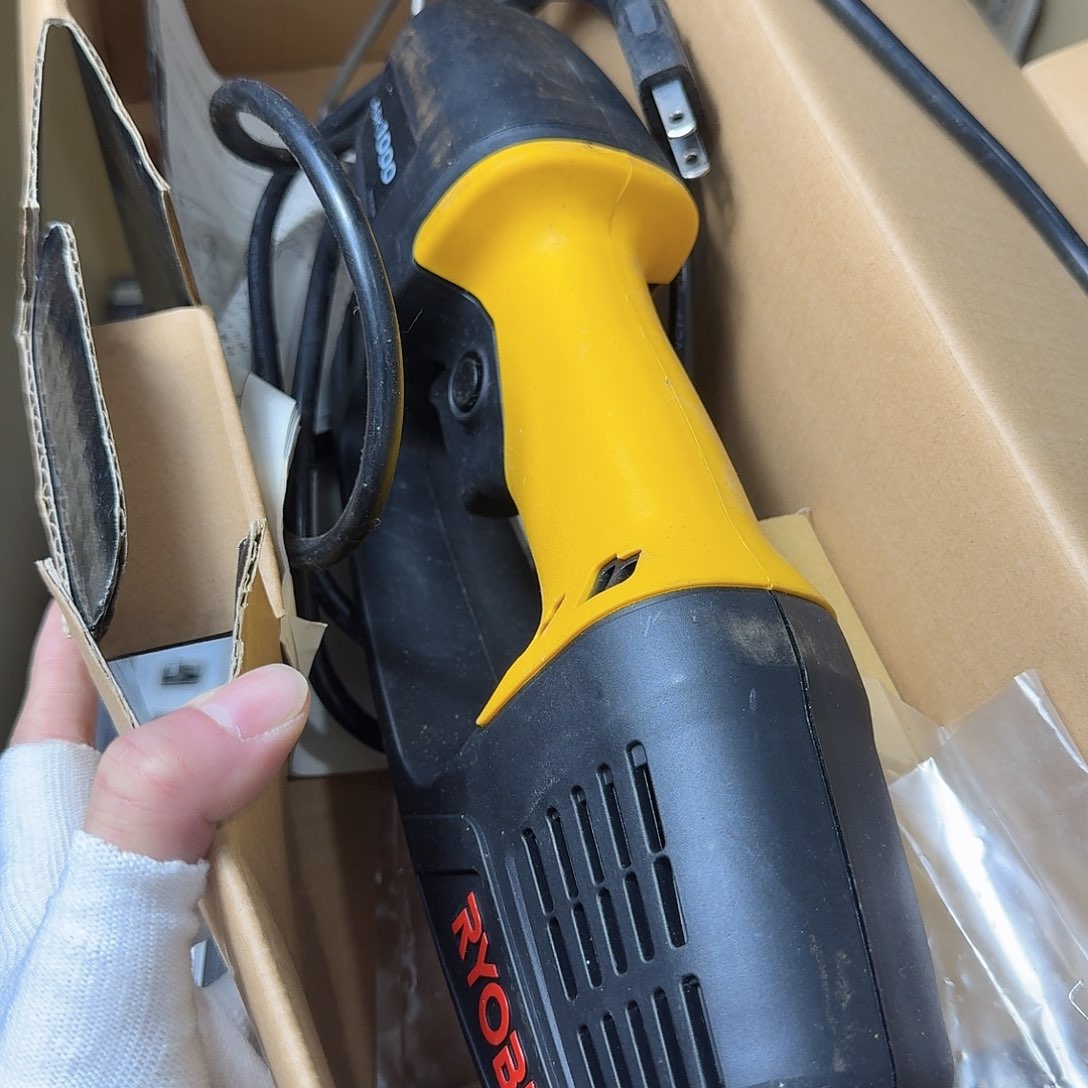 S***~中古商品，瑕疵品，不保好坏。620