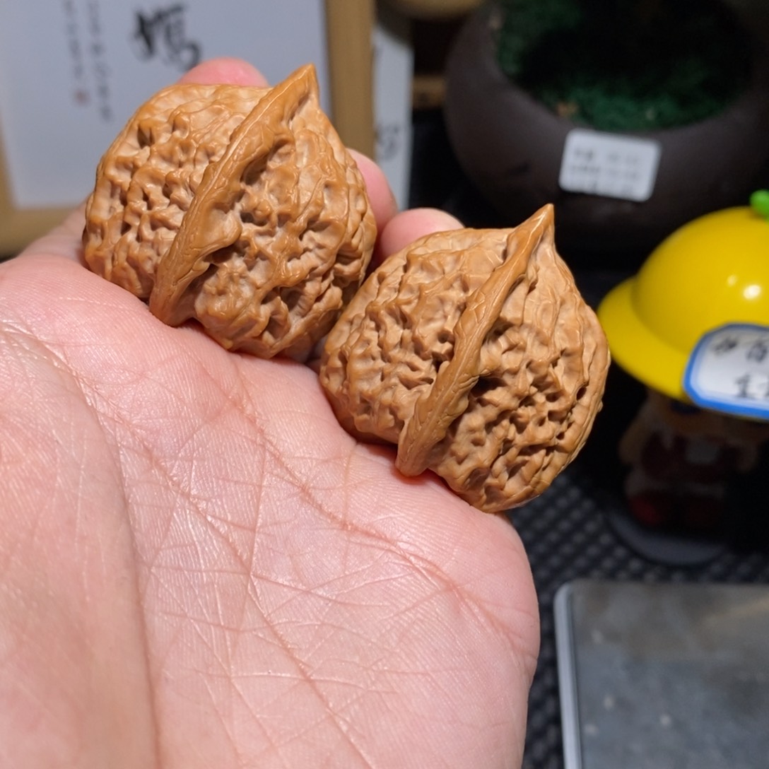 文玩核桃把件38全品观音肚