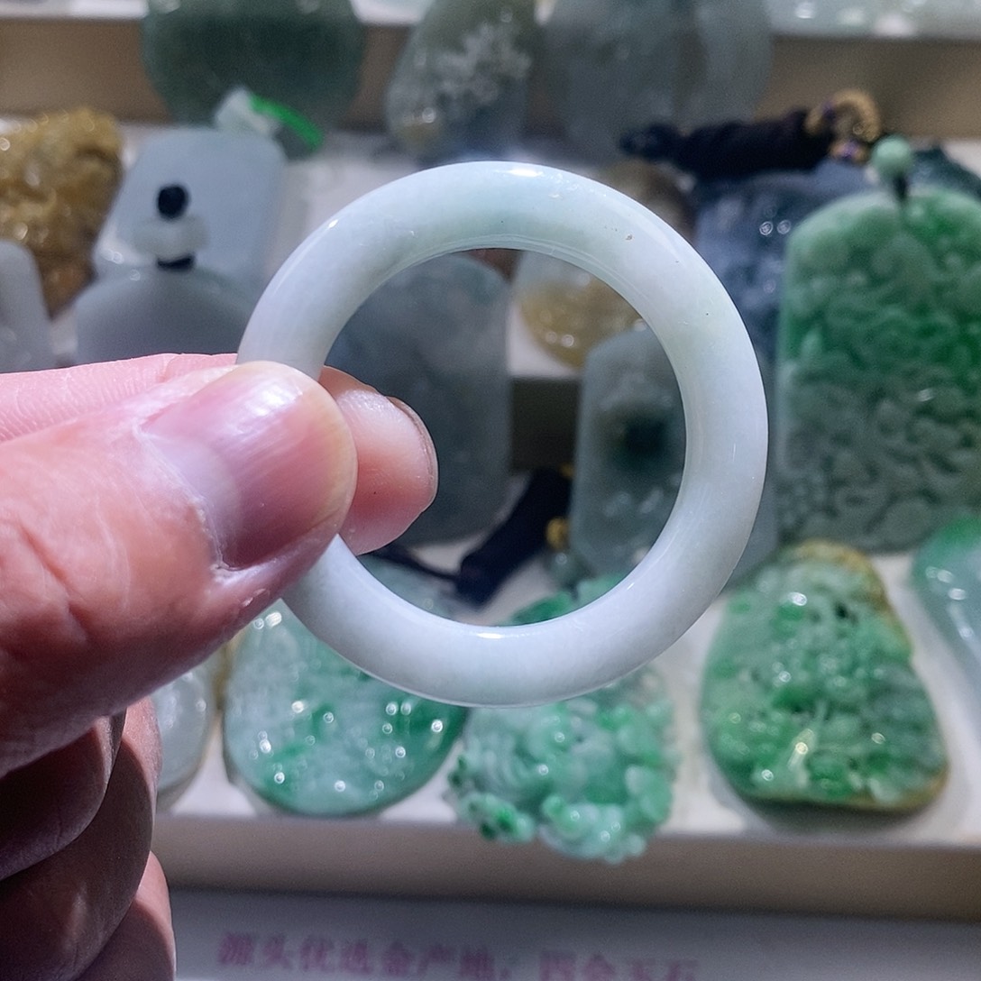 【闪购商品】翡翠颈饰未镶嵌1111111111111111