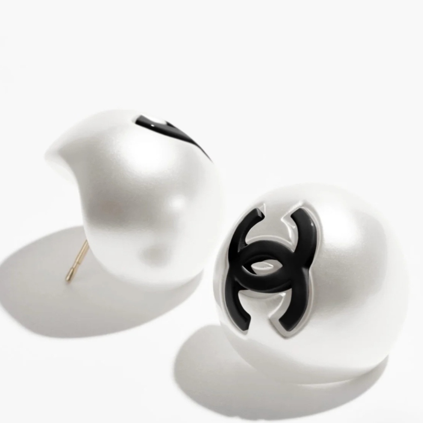 未使用 Chanel/香奈儿 25年新款黑色双C中号白球耳钉 06239