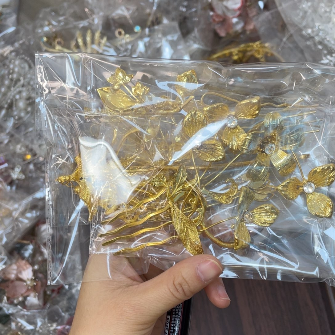 混合材质新娘头饰默认微瑕不退换