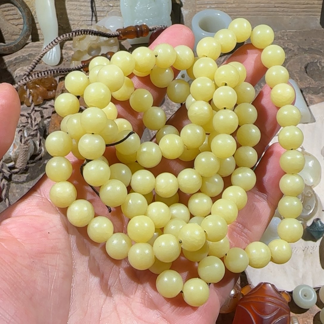 定***君和田玉未镶嵌颈饰