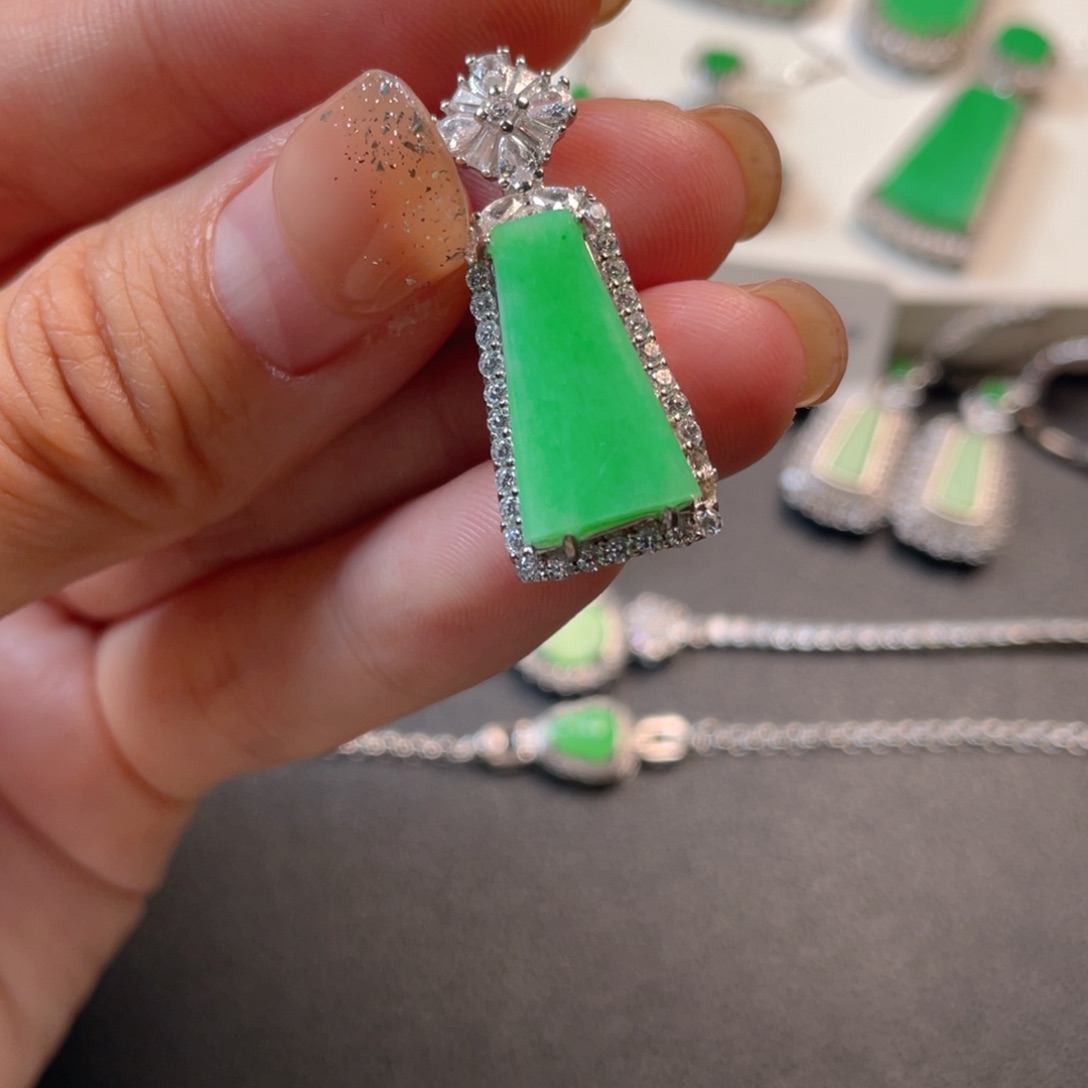 翡翠吊坠(不含链)银S925镶嵌